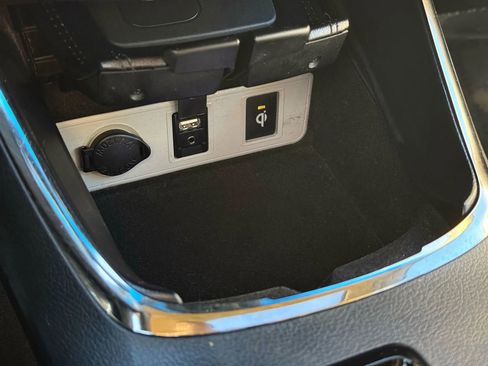 Used 2016 Toyota Avalon Limited image 36