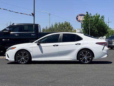 Used 2018 Toyota Camry SE FWD image 26