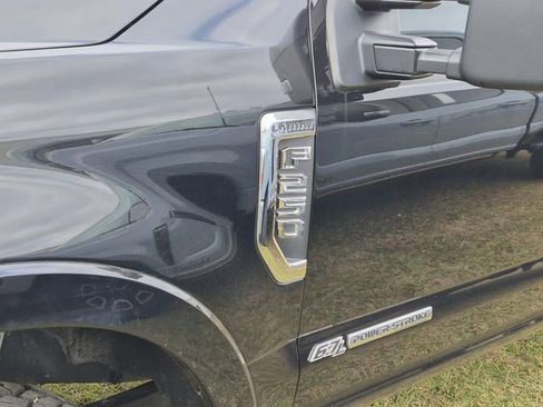 Used 2022 Ford F250 Lariat w/ Tremor Off-Road Package image 5