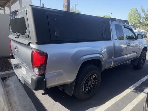 Used 2018 Toyota Tacoma SR5 image 3