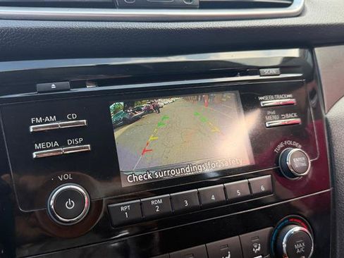 Used 2015 Nissan Rogue S AWD/4WD image 38