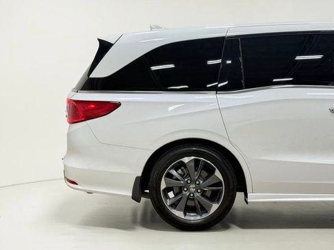 Used 2023 Honda Odyssey Elite image 16