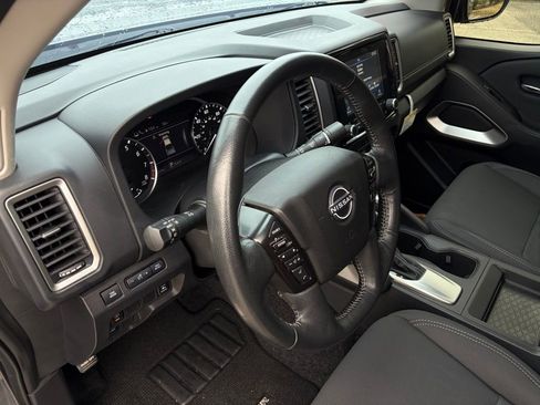 Certified 2022 Nissan Frontier SV image 14
