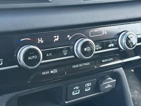 Certified 2024 Honda Pilot Touring image 20