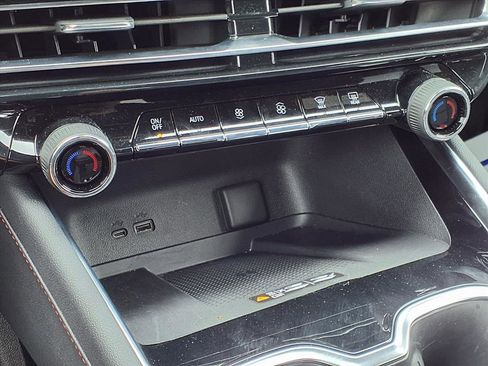 Used 2025 Chevrolet Traverse RS w/ LPO, Floor Liner Package image 8