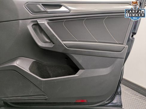 Used 2022 Volkswagen Tiguan SE w/ Panoramic Sunroof Package image 29