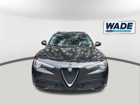 Used 2018 Alfa Romeo Stelvio AWD image 2