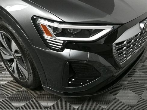 Used 2024 Audi Q8 e-tron Premium image 37