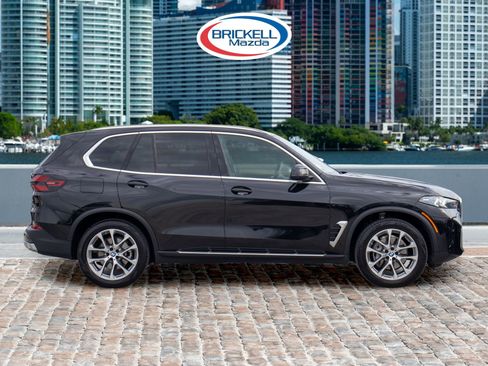 Used 2026 BMW X5 sDrive40i image 10