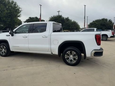 Certified 2025 GMC Sierra 1500 SLT RWD image 6