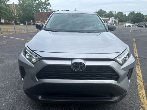 Used 2024 Toyota RAV4 LE AWD/4WD image 2