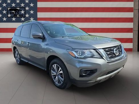 Used 2020 Nissan Pathfinder S AWD/4WD image 3