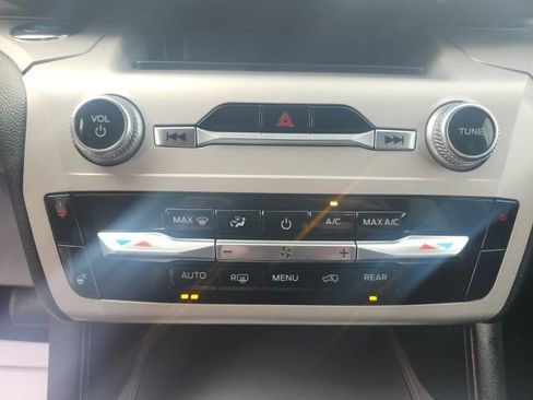 Used 2024 Ford Explorer XLT w/ Equipment Group 202A image 32