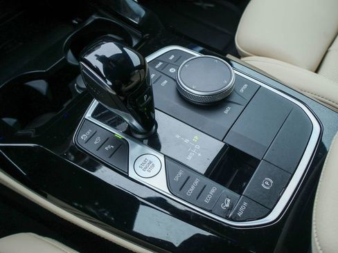 Used 2025 BMW X4 M40i w/ Premium Package image 18