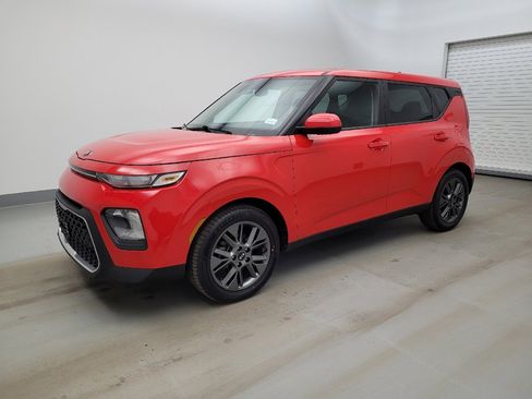 Used 2021 Kia Soul S image 2