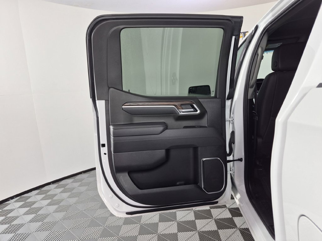 Used 2025 GMC Sierra 1500 SLT AWD/4WD image 28