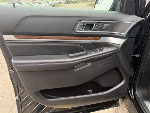 Used 2016 Ford Explorer Limited image 9