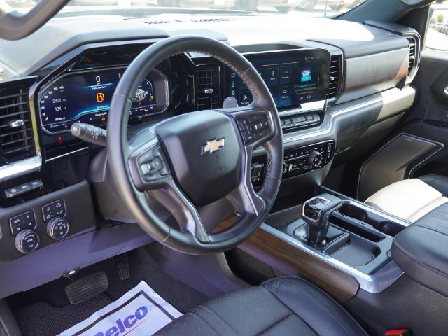 Used 2024 Chevrolet Silverado 1500 High Country w/ Technology Package AWD/4WD image 29