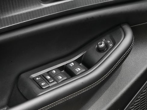 Used 2024 Jeep Grand Cherokee L Laredo w/ Luxury Tech Group I image 31