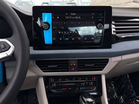 New 2026 Volkswagen Jetta SE FWD image 18