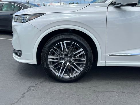 Certified 2025 Acura MDX SH-AWD w/ Advance Package image 5