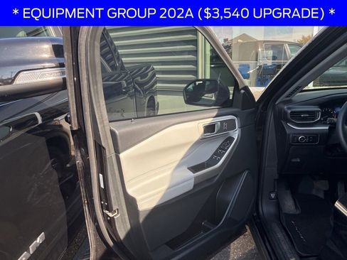 Used 2023 Ford Explorer XLT w/ Equipment Group 202A AWD/4WD image 12