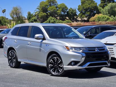 Used 2018 Mitsubishi Outlander 4WD Plug-In Hybrid