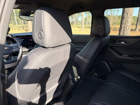 Used 2025 Chevrolet Equinox LT w/ Convenience Package II image 27