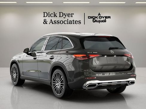 Used 2026 Mercedes-Benz GLC 300 image 17