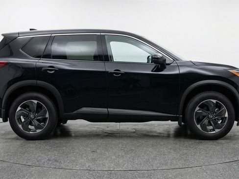 Used 2025 Nissan Rogue SV AWD/4WD image 11