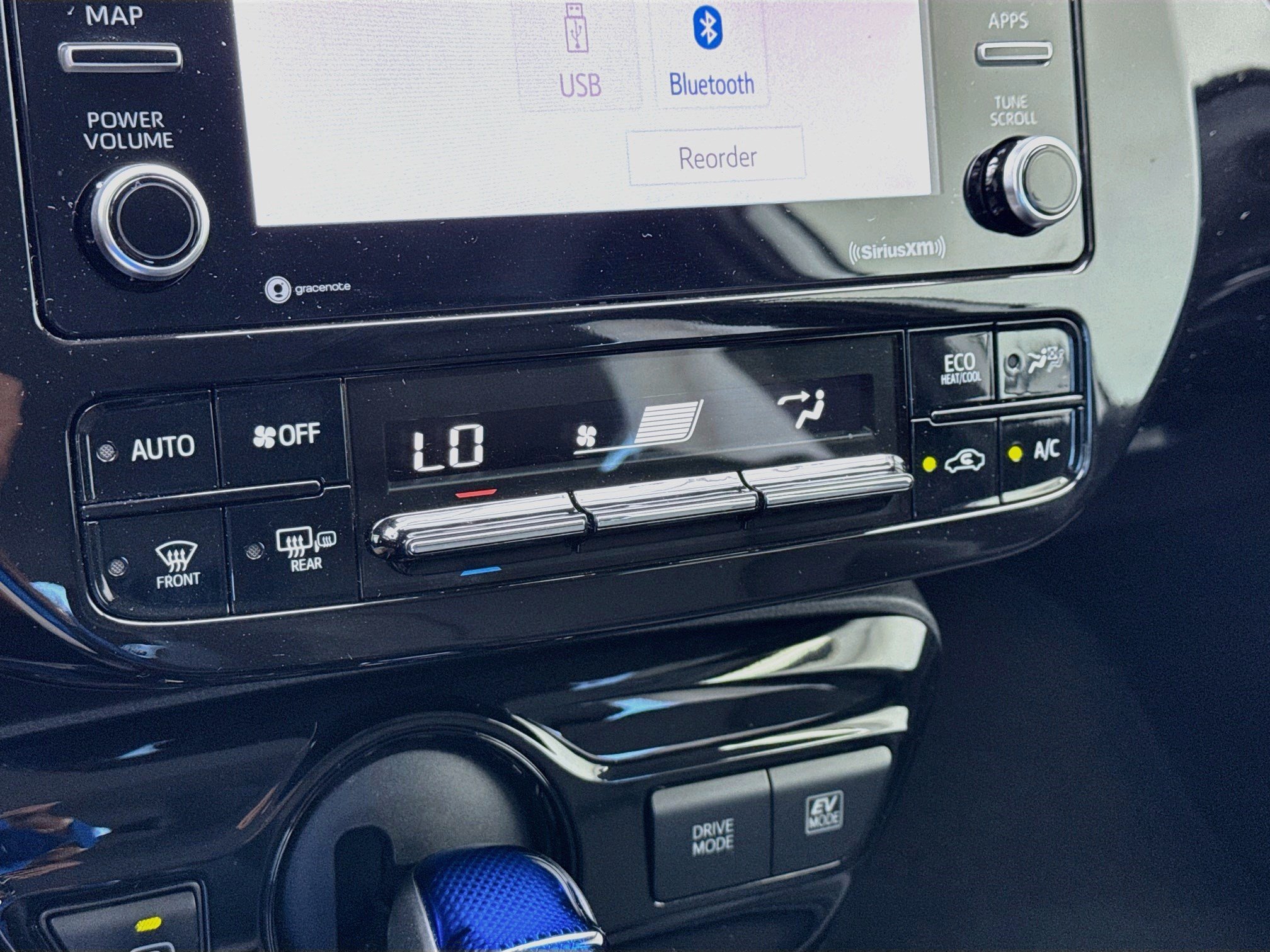 Used 2022 Toyota Prius FWD image 12