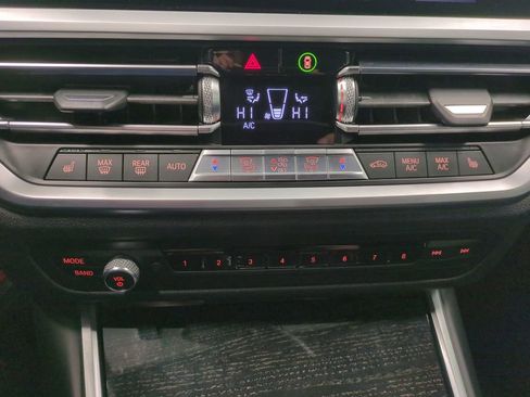 Used 2020 BMW 330i xDrive Sedan w/ Convenience Package image 27