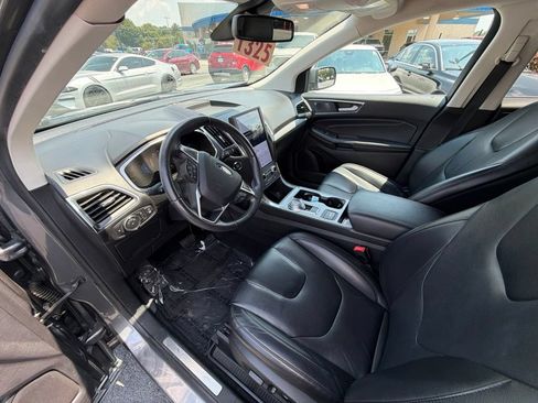 Used 2021 Ford Edge Titanium FWD image 6