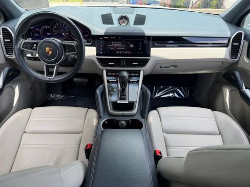 Used 2022 Porsche Cayenne AWD/4WD image 41