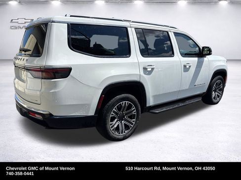 Used 2024 Jeep Wagoneer L Series II w/ Flexible Seating Group AWD/4WD image 5