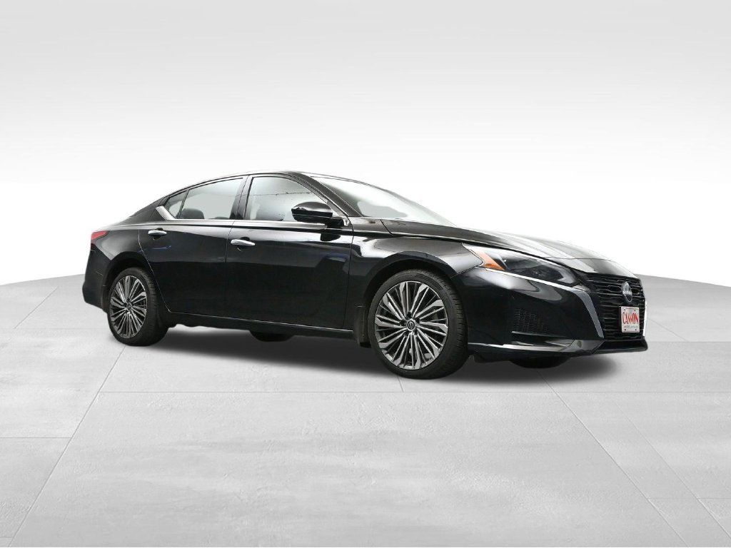 Used 2023 Nissan Altima 2.5 SL AWD/4WD image 16