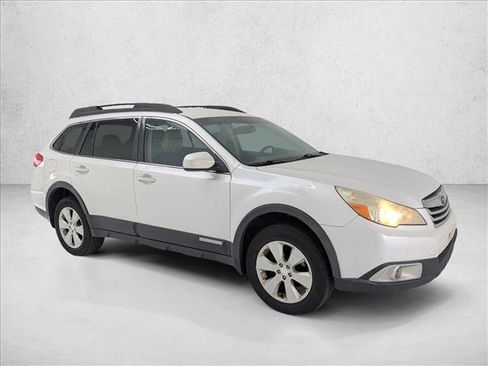 Used 2011 Subaru Outback 2.5i Premium w/ Protection Pkg 1A AWD/4WD image 3
