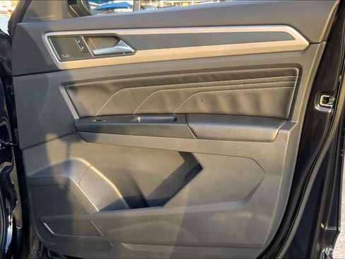 Used 2020 Volkswagen Atlas Cross Sport SEL Premium R-Line image 23