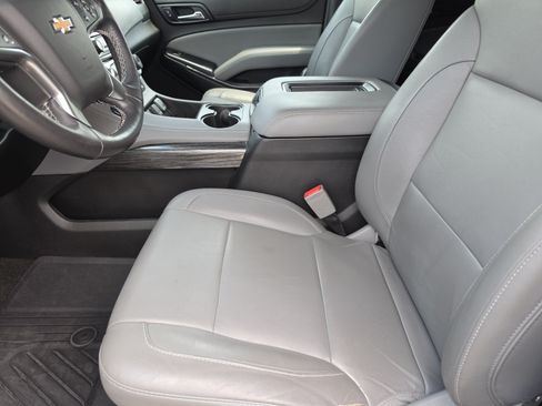 Used 2018 Chevrolet Tahoe LT w/ Luxury Package AWD/4WD image 11