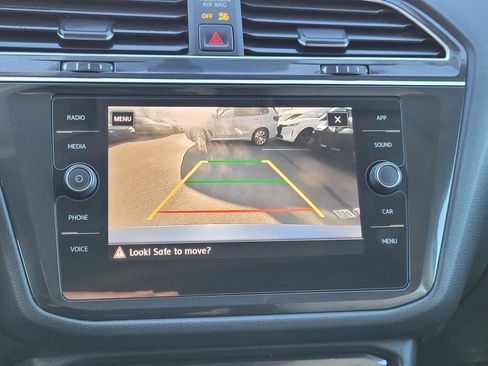 Certified 2020 Volkswagen Tiguan SE image 13
