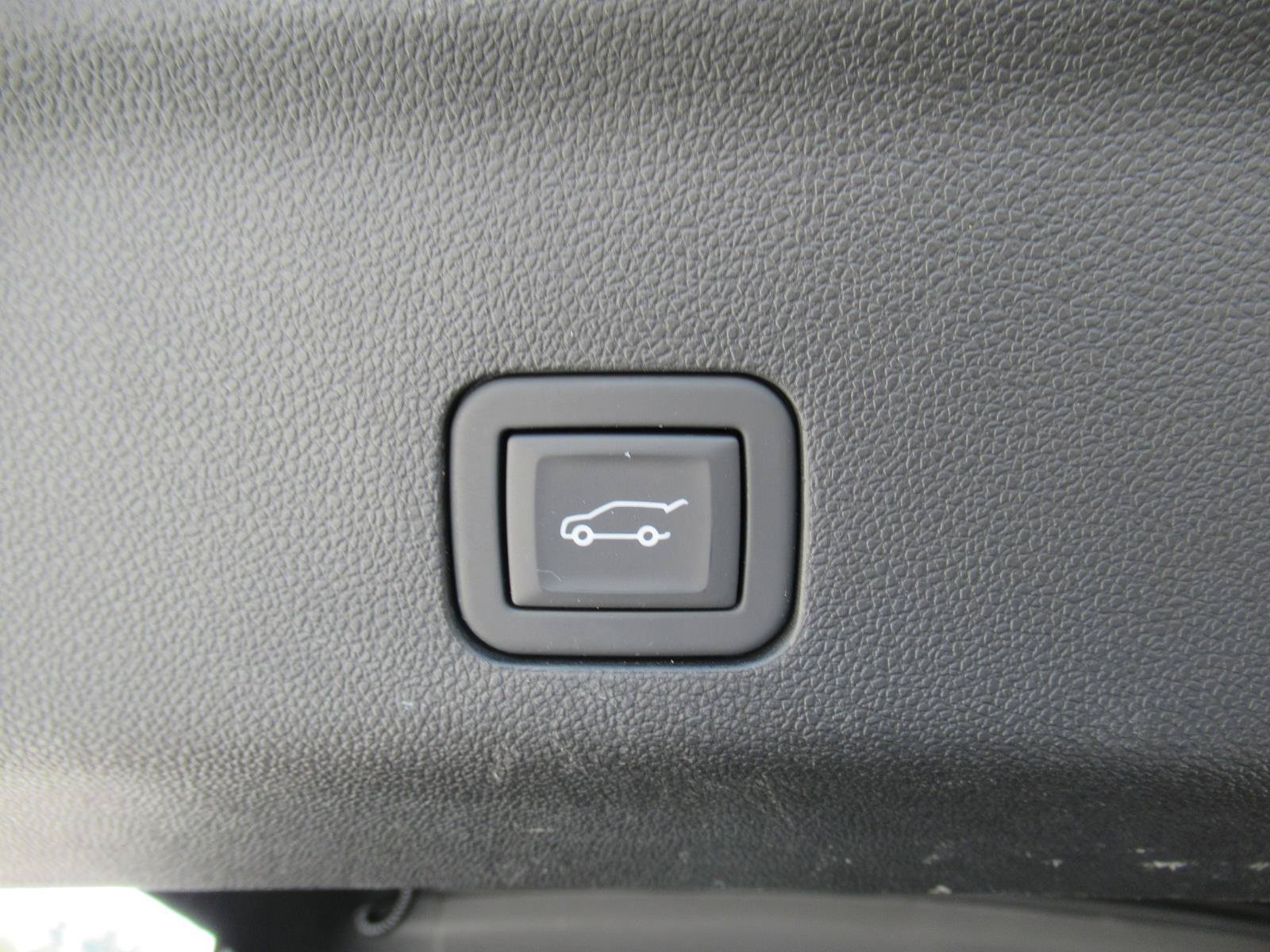 Used 2023 GMC Yukon AT4 w/ AT4 Premium Plus Package AWD/4WD image 38