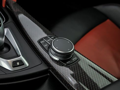 Used 2020 BMW M4 Coupe w/ Competition Package RWD image 32