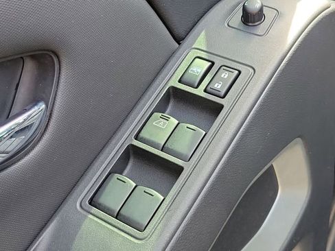 Used 2022 Nissan Frontier SV RWD image 19