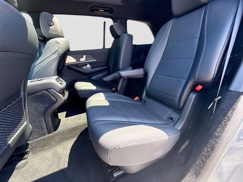 Used 2021 Mercedes-Benz GLS 450 4MATIC image 22
