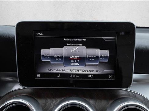 Used 2019 Mercedes-Benz GLC 300 4MATIC image 16