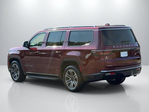 Used 2022 Jeep Wagoneer Series III AWD/4WD image 5