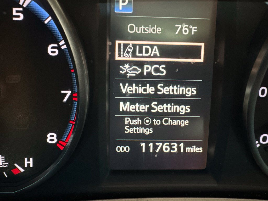 Used 2017 Toyota RAV4 LE AWD/4WD image 15