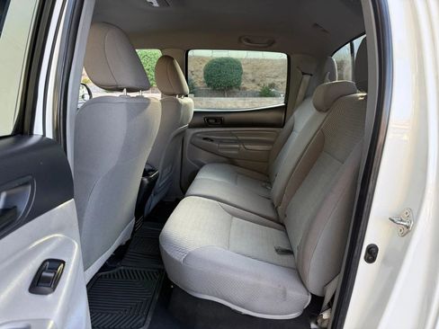 Used 2015 Toyota Tacoma 2WD Double Cab w/ SR5 Package image 14