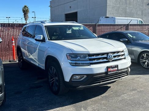 Used 2019 Volkswagen Atlas SEL Premium image 2
