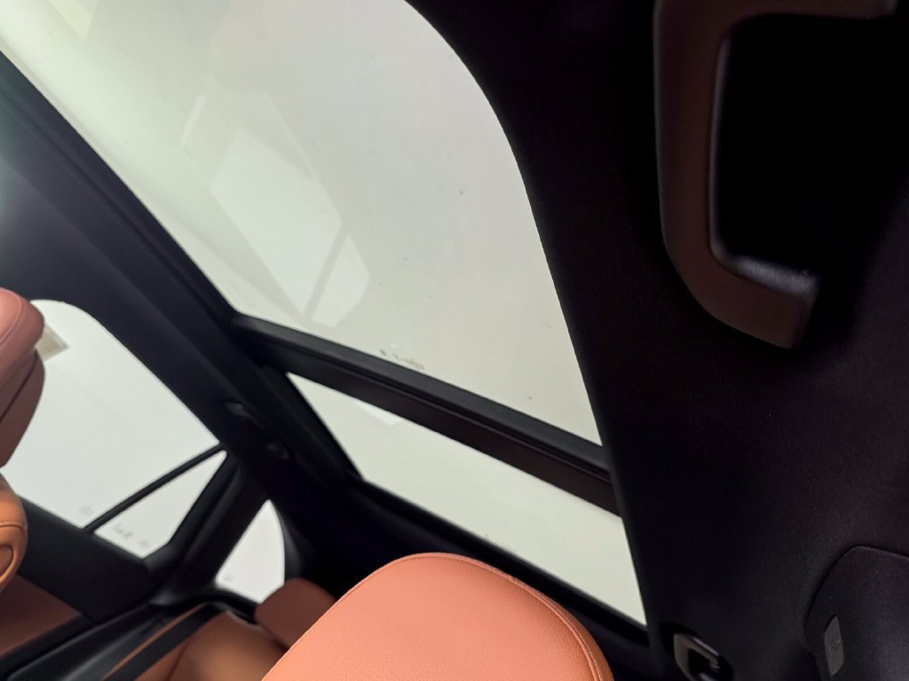 New 2027 Mercedes-Benz GLC 300 image 9